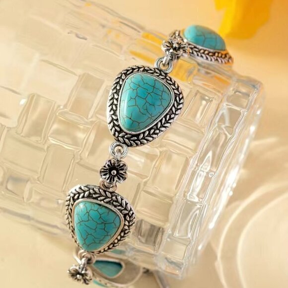 Faux Turquoise and Silver Concho Chain Bracelet (#1121) - Picture 5 of 7